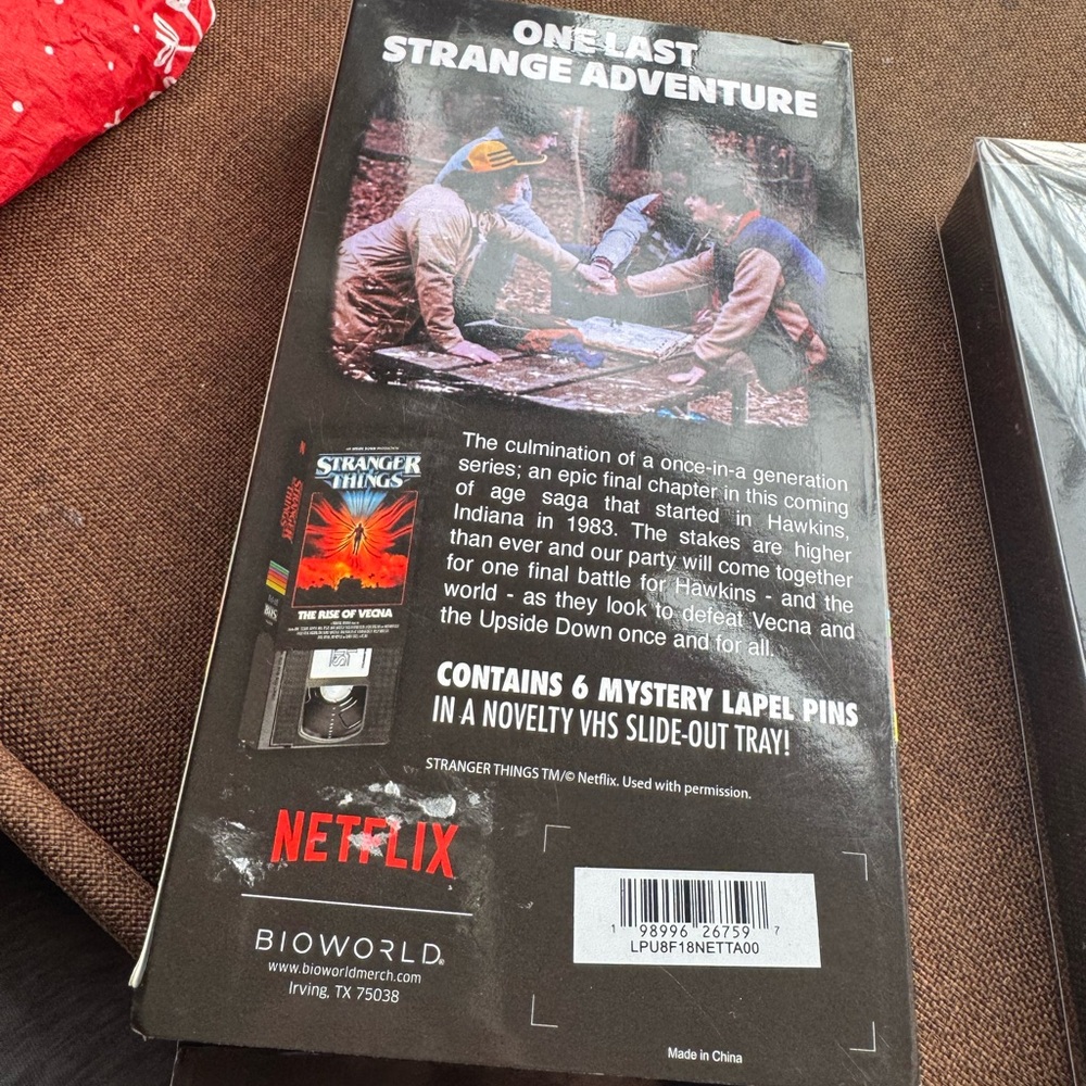 Stranger things pin set - Picture 2 of 5
